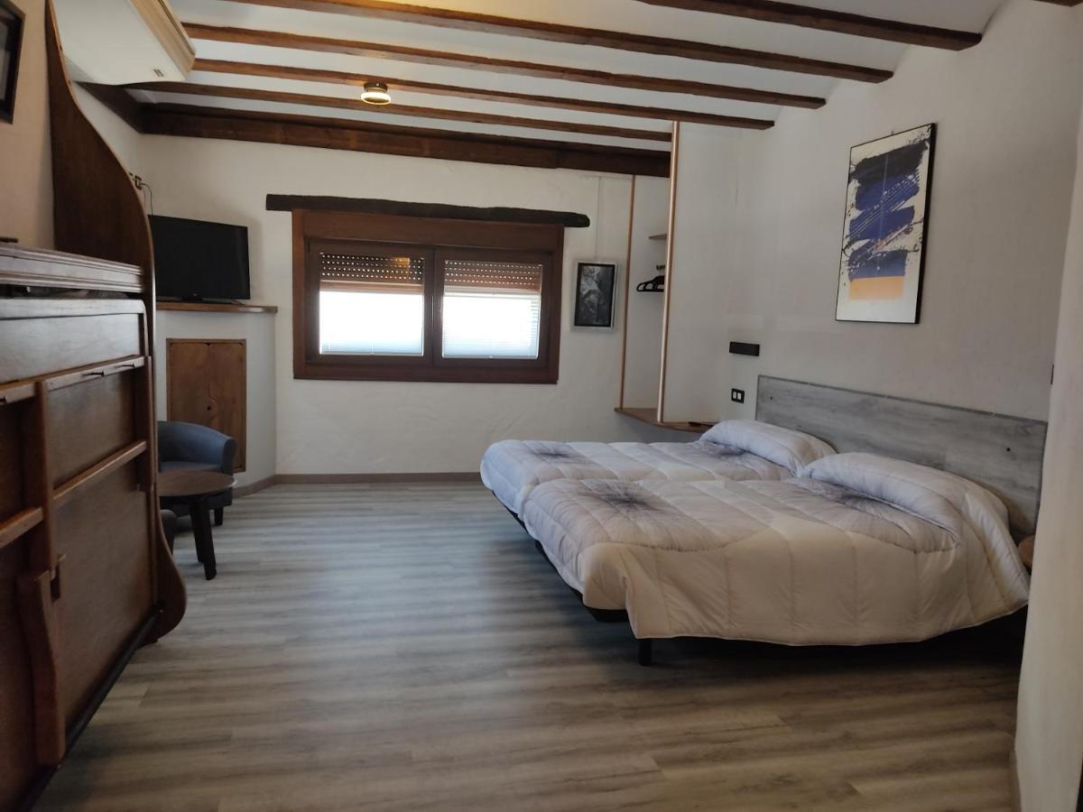 Hostal Suetxe Los Arcos Ngoại thất bức ảnh
